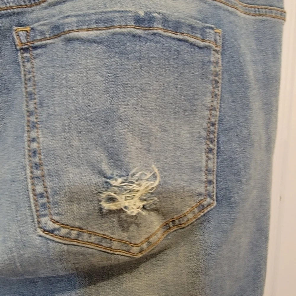 Torrid Light Wash Distressed Skinny Jeans Size 24R - Picture 8 of 17